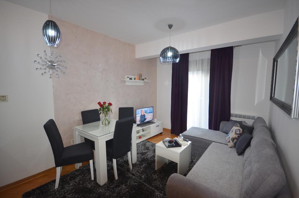 Vukota Apartment *